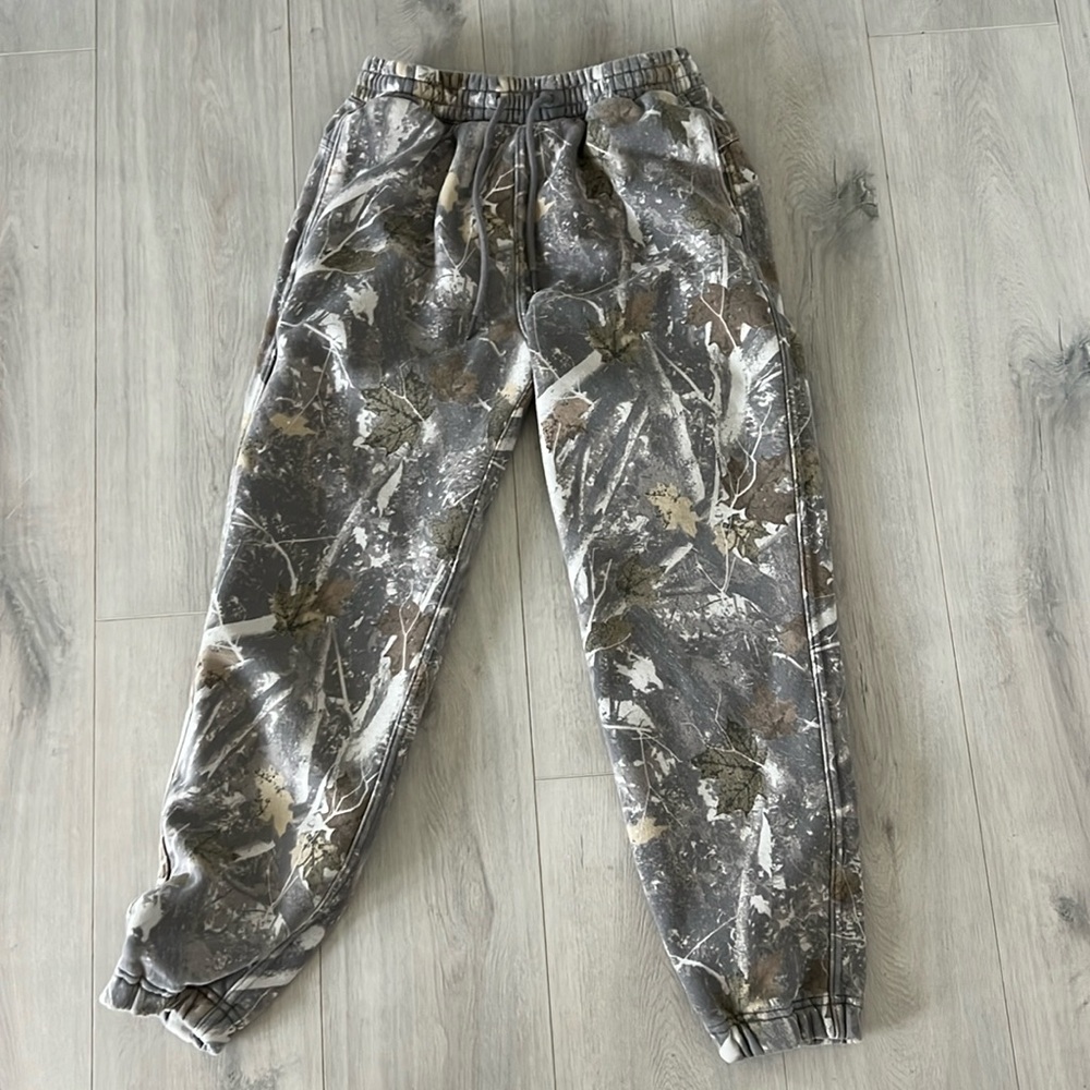 Abercrombie and fitch men’s camo sweatpants xs